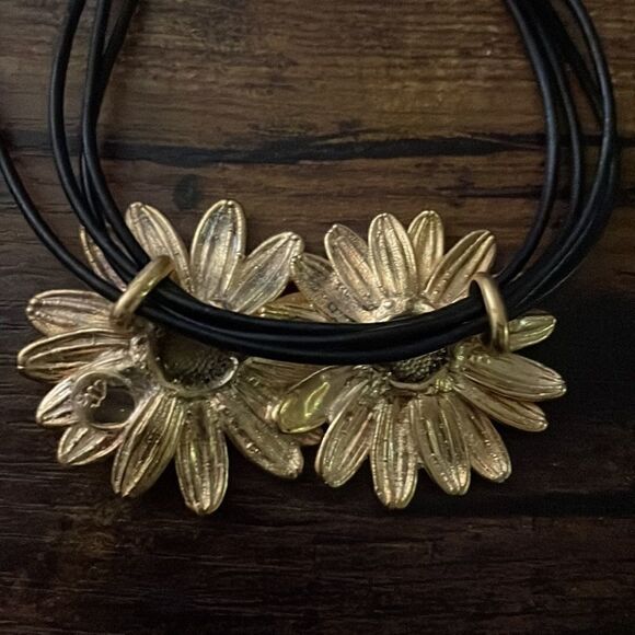 Vintage 70’s designer goldtone Daisy choker - Picture 5 of 5